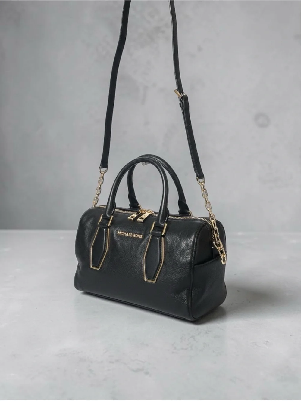 Michael Kors Vanessa Medium Chain Satchel Black Leather Gold Hardware - Picture 10 of 14